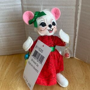 Annalee NWT 6 in girl mouse with ornaments. Collectible. Holiday. Christmas.